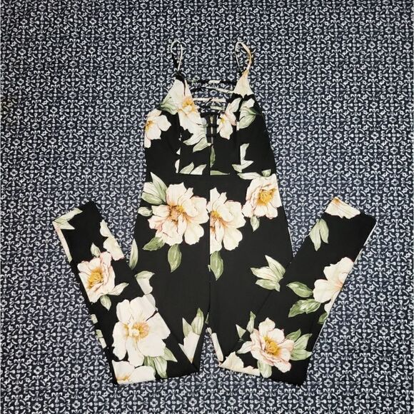 Privy Floral Jumpsuit   - Picture 1 of 6